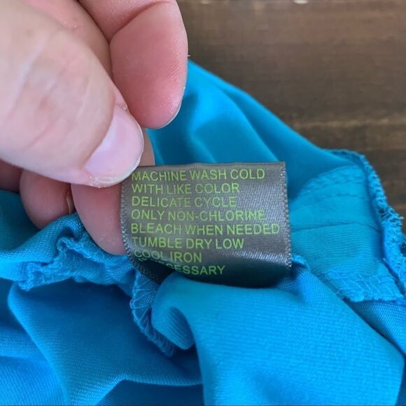 Women's Kiwi Kate racer back athletic tank - Picture 6 of 6